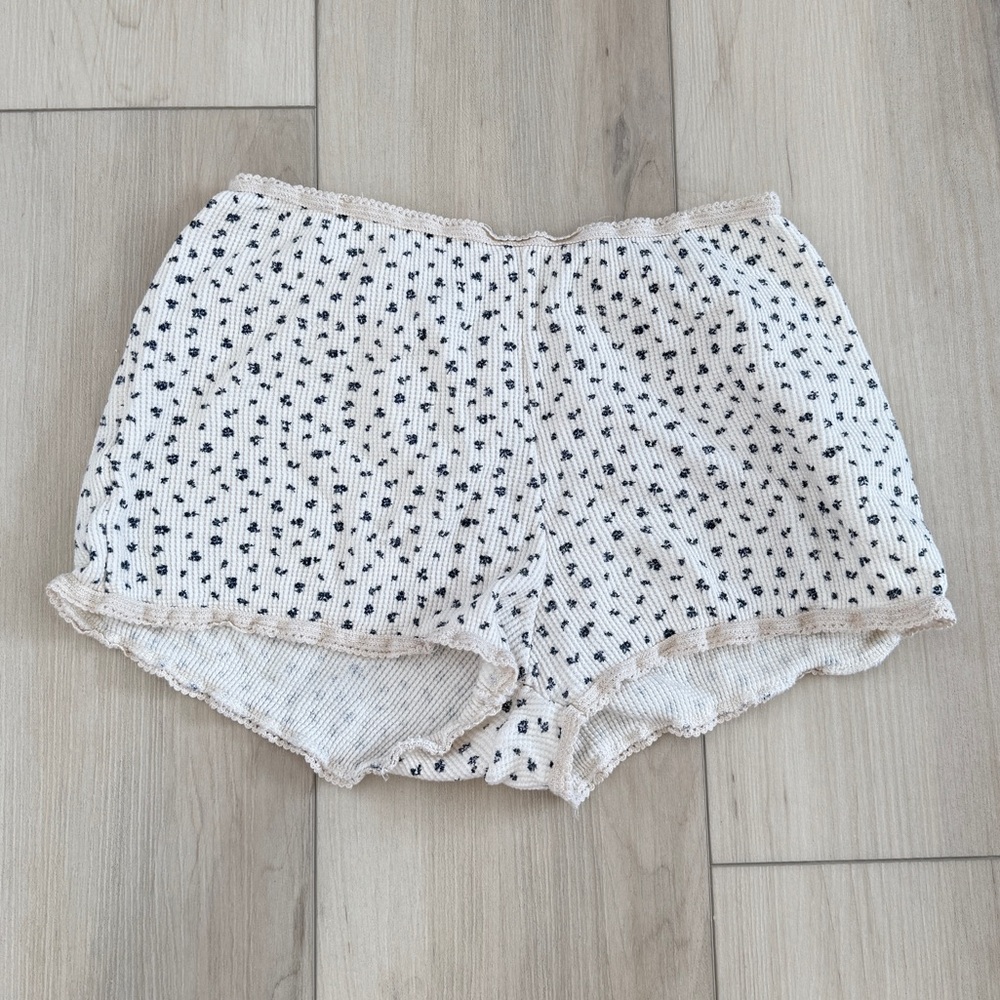 NWOT BRANDY MELVILLE RIBBED PAJAMA SHORTS